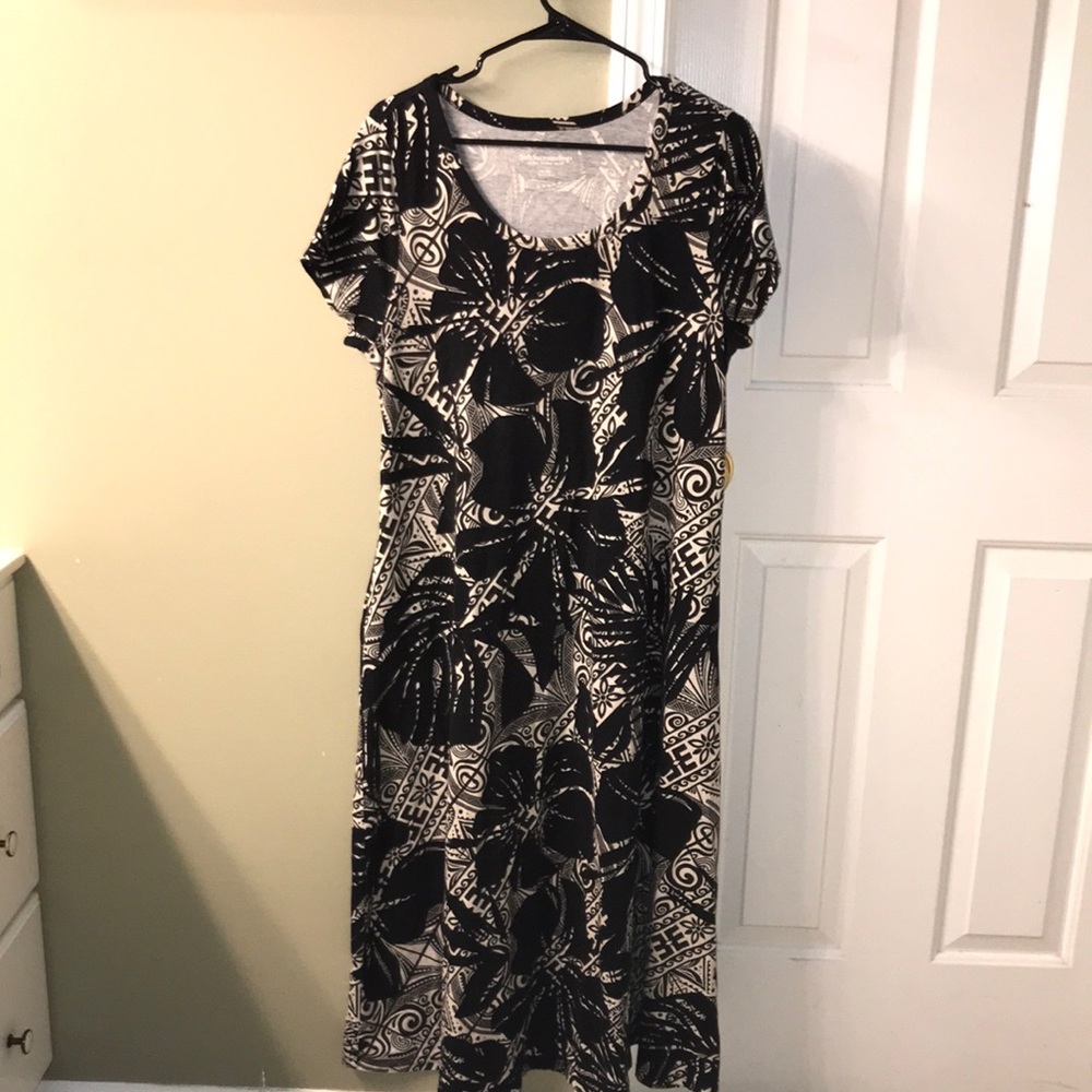 Soft Surroundings Women’s Tribal Floral Print Black and Cream Long Dress